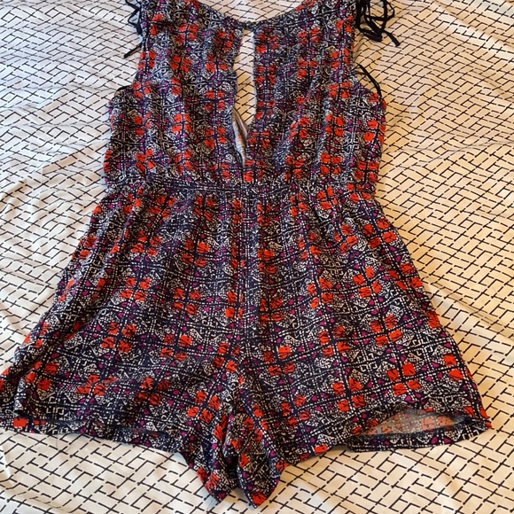 FOREVER 21 Sleeveless Abstract Romper Pockets Size XL - Picture 4 of 6